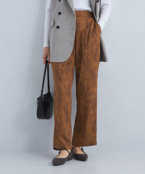 green label relaxing（グリーンレーベルリラクシング）の「アートプリント パンツ（その他パンツ・レディース・ベージュ/ネイビー・FREE）」の2枚目の写真