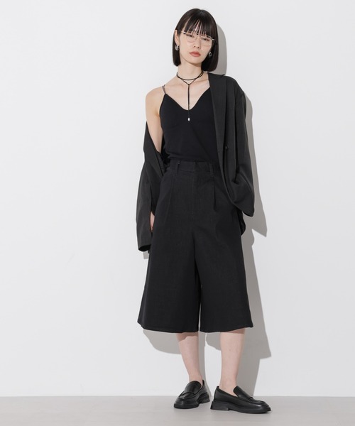 Apo(s)ture(アポスチャー)の「KATY-001/デニムツータックキュロットパンツ(デニムパンツ・レディース・ネイビー/ブラック・XS/S/M/L/XL)」の12枚目の写真