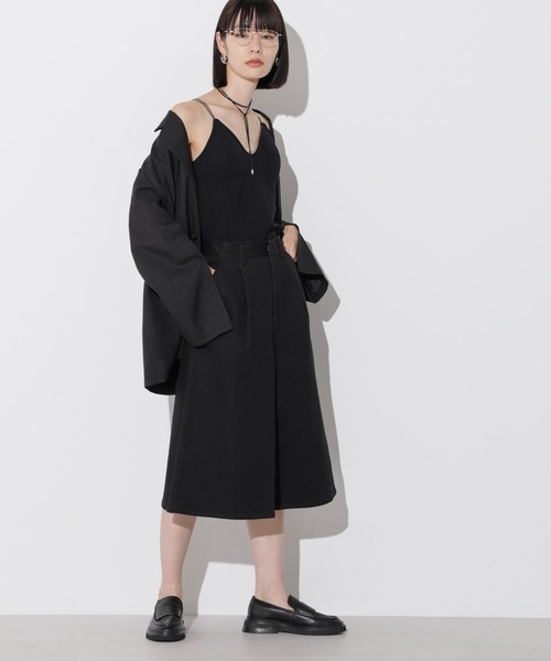 Apo(s)ture(アポスチャー)の「KATY-001/デニムツータックキュロットパンツ(デニムパンツ・レディース・ネイビー/ブラック・XS/S/M/L/XL)」の14枚目の写真