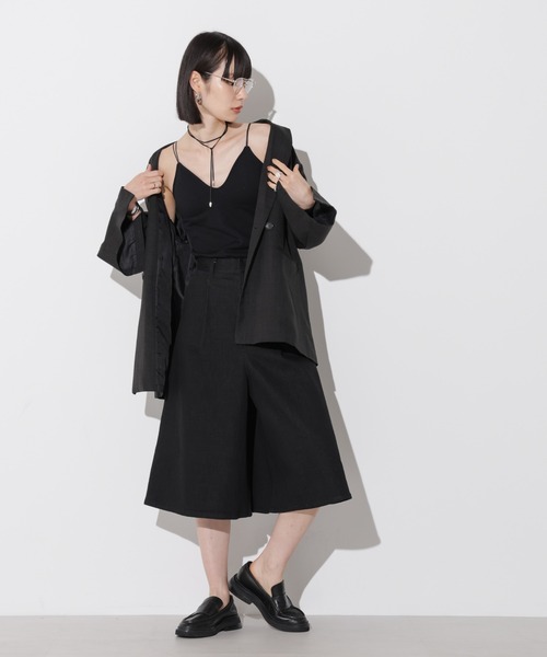 Apo(s)ture(アポスチャー)の「KATY-001/デニムツータックキュロットパンツ(デニムパンツ・レディース・ネイビー/ブラック・XS/S/M/L/XL)」の15枚目の写真