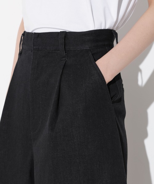 Apo(s)ture(アポスチャー)の「KATY-001/デニムツータックキュロットパンツ(デニムパンツ・レディース・ネイビー/ブラック・XS/S/M/L/XL)」の22枚目の写真