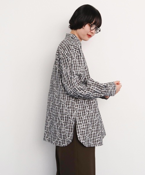 I am I in fact...(アイアムアイインファクト)の「Bear pattern check ブラウス(シャツ/ブラウス・レディース・ブルー/ベージュ・FREE)」の8枚目の写真