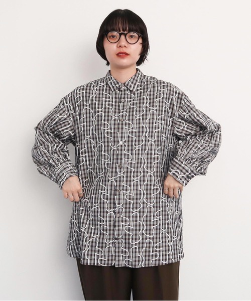 I am I in fact...(アイアムアイインファクト)の「Bear pattern check ブラウス(シャツ/ブラウス・レディース・ブルー/ベージュ・FREE)」の6枚目の写真