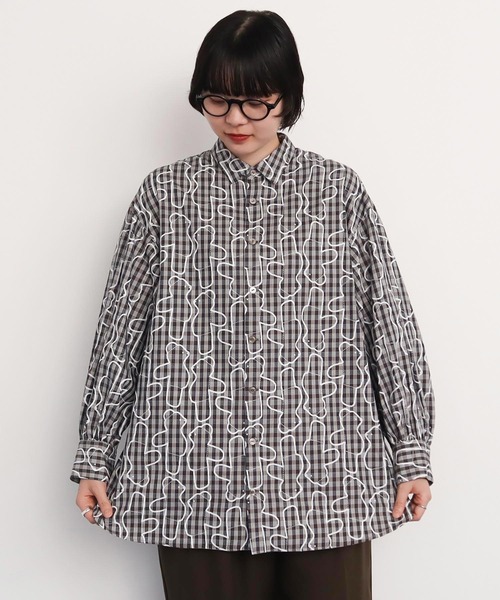 I am I in fact...(アイアムアイインファクト)の「Bear pattern check ブラウス(シャツ/ブラウス・レディース・ブルー/ベージュ・FREE)」の5枚目の写真