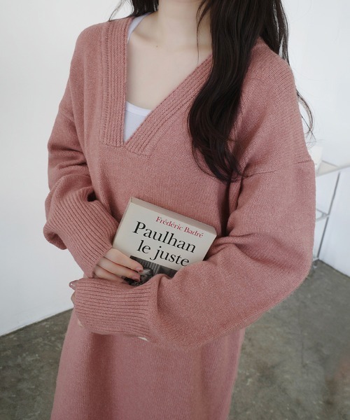 Doux Belle(ドゥーベル)の「天竺編みVネックニットロングワンピース(ワンピース・レディース・ピンク/グレイッシュベージュ/チャコール/ネイビー/ベージュ・FREE)」の17枚目の写真