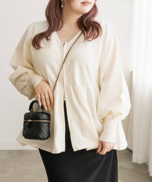 CLETTE（クレット）の「ダブルジップペプラムニット（ニット/セーター・レディース・アイボリー/ブラック/ラベンダー・LL/3L/4L）」の2枚目の写真