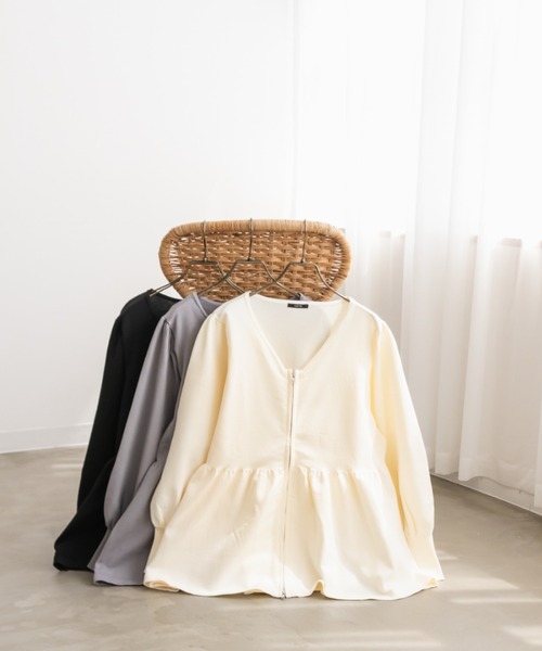 CLETTE（クレット）の「ダブルジップペプラムニット（ニット/セーター・レディース・アイボリー/ブラック/ラベンダー・LL/3L/4L）」の8枚目の写真