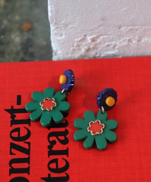 kuro♪♡13点イヤリング+おまけイヤリング+4 キラキラハートのチェーンイヤリング【赤/両耳】/ kuro_kawaE (クロ