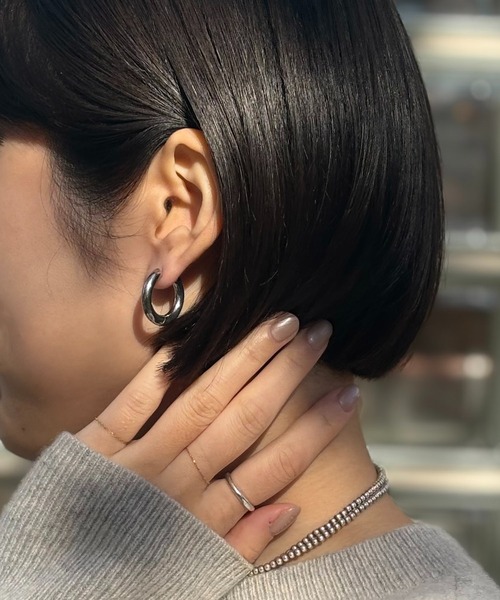 Diliraba（ディリラバ）の「【Diliraba】ステンレスビッグフープピアス B（ピアス（両耳用）・レディース・ゴールド/シルバー・FREE）」の5枚目の写真