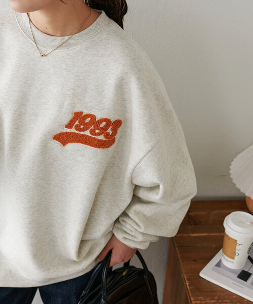 DISCOAT(ディスコート)の「【ユニセックス】サガラワンポイント刺繍スウェット(Tシャツ/カットソー・レディース・ライトベージュ/ネイビー/ライトグレー・FREE)」の6枚目の写真
