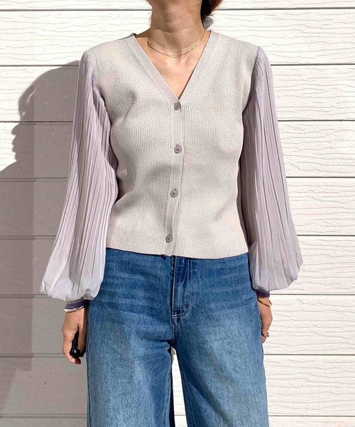 Q（キュー）の「袖プリーツシフォンニットカーディガン（カーディガン/ボレロ・レディース・ライトグレー/ブラック/アイボリー・MEDIUM）」の12枚目の写真