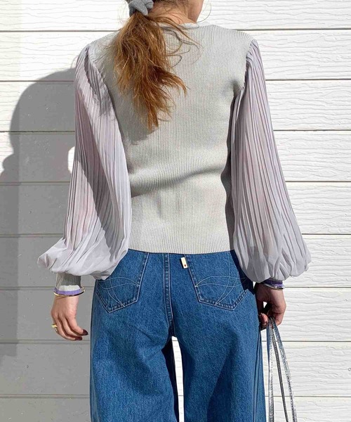 Q（キュー）の「袖プリーツシフォンニットカーディガン（カーディガン/ボレロ・レディース・ライトグレー/ブラック/アイボリー・MEDIUM）」の13枚目の写真