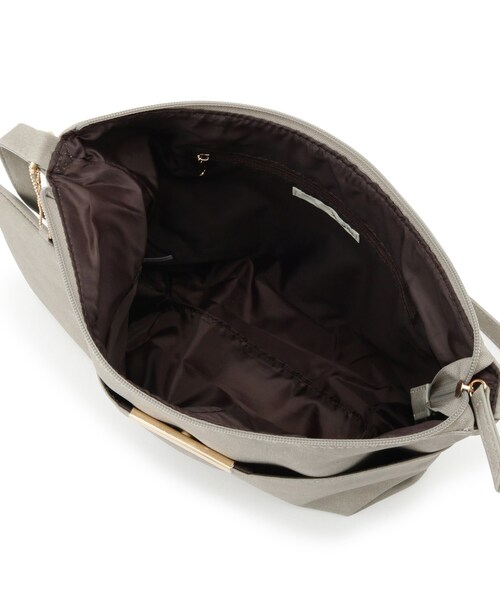 SHOO・LA・RUE（シューラルー）の「【ポーチ付き】使い勝手の良い Wフェイスショルダーバッグ（ショルダーバッグ・レディース・ブルー系その他/イエロー/ベビーピンク/ブラック/ライトベージュ/グレー/サックスブルー/オフホワイト・00）」の21枚目の写真