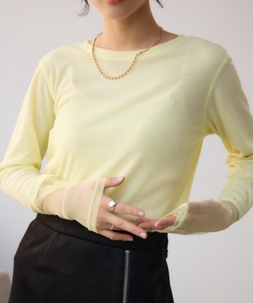 AZUL by moussy（アズールバイマウジー）の「ソデレーステレコトップス（Tシャツ/カットソー・レディース・オフホワイト/ブラック/ライム・FREE）」の3枚目の写真
