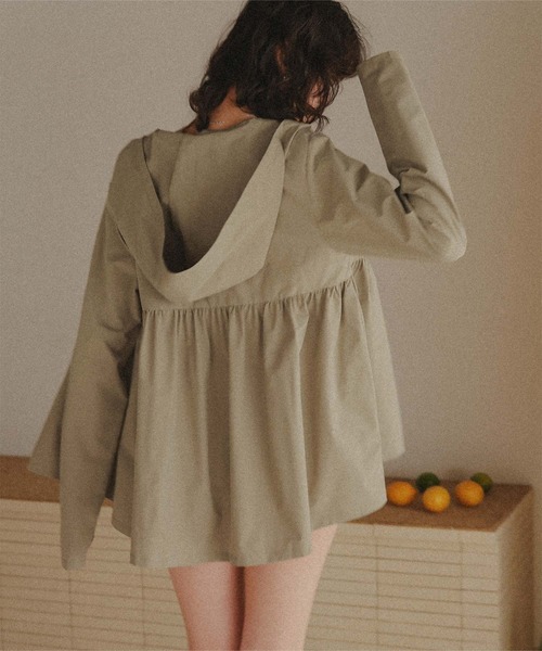 titivate（ティティベイト）の「ヘムラインギャザーデザインパーカー/ラッシュガード（ラッシュガード・レディース・オフホワイト/ダークベージュ/ブラック・L/M）」の20枚目の写真