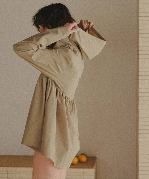 titivate（ティティベイト）の「ヘムラインギャザーデザインパーカー/ラッシュガード（ラッシュガード・レディース・オフホワイト/ダークベージュ/ブラック・L/M）」の21枚目の写真