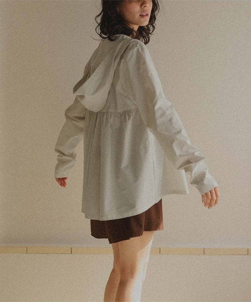 titivate（ティティベイト）の「ヘムラインギャザーデザインパーカー/ラッシュガード（ラッシュガード・レディース・オフホワイト/ダークベージュ/ブラック・L/M）」の5枚目の写真