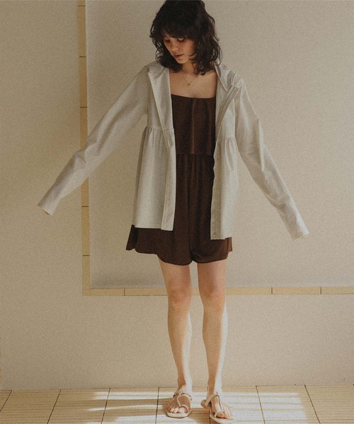 titivate（ティティベイト）の「ヘムラインギャザーデザインパーカー/ラッシュガード（ラッシュガード・レディース・オフホワイト/ダークベージュ/ブラック・L/M）」の7枚目の写真