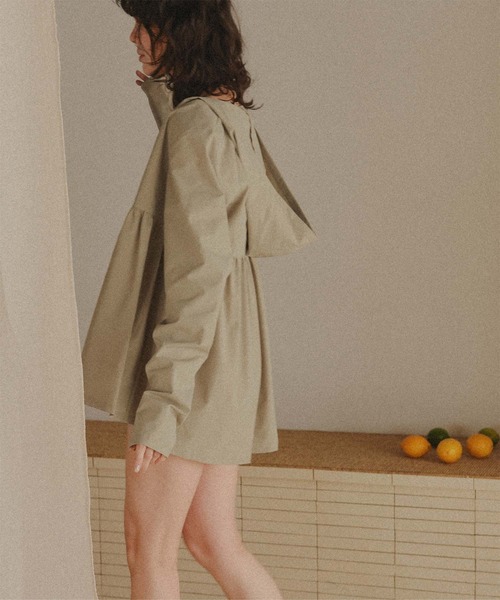 titivate（ティティベイト）の「ヘムラインギャザーデザインパーカー/ラッシュガード（ラッシュガード・レディース・オフホワイト/ダークベージュ/ブラック・L/M）」の22枚目の写真