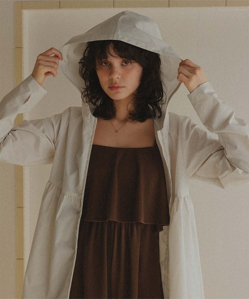 titivate（ティティベイト）の「ヘムラインギャザーデザインパーカー/ラッシュガード（ラッシュガード・レディース・オフホワイト/ダークベージュ/ブラック・L/M）」の8枚目の写真