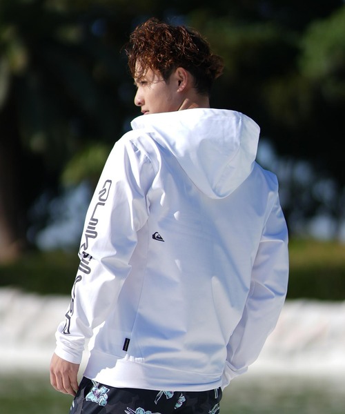 Quiksilver(クイックシルバー)の「QUIKSILVER/クイックシルバー 水着 ラッシュガード ジップフーディ パーカー OMNI MW ZIP HOODIE QLY251030(ラッシュガード・メンズ・ホワイト/ブラック・M/L/XL)」の7枚目の写真