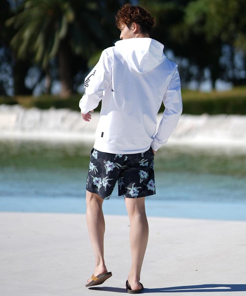 Quiksilver(クイックシルバー)の「QUIKSILVER/クイックシルバー 水着 ラッシュガード ジップフーディ パーカー OMNI MW ZIP HOODIE QLY251030(ラッシュガード・メンズ・ホワイト/ブラック・M/L/XL)」の11枚目の写真