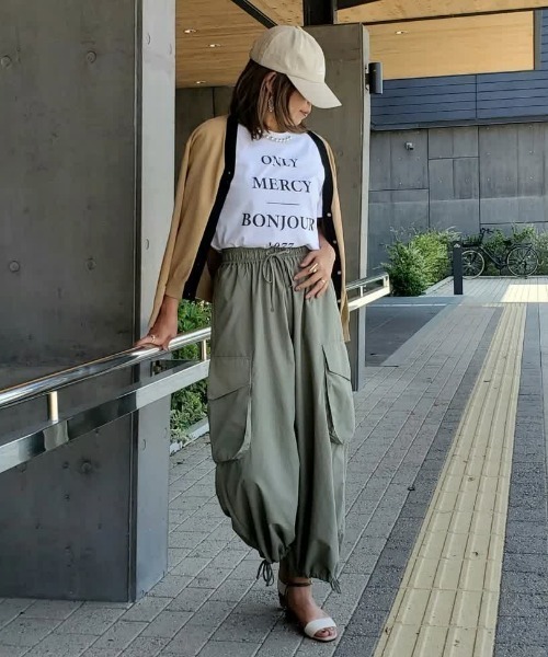 aquagarage（アクアガレージ）の「配色ハイゲージニットカーディガン（カーディガン/ボレロ・レディース・ブラック/グレイッシュブルー/グリーン/ベージュ・M/L）」の17枚目の写真