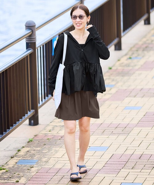 UNFILO（アンフィーロ）の「【吸水速乾/接触冷感】ラッシュガード ショートパンツ（ラッシュガード・レディース・ブラック系/グレー系・SMALL/MEDIUM）」の3枚目の写真