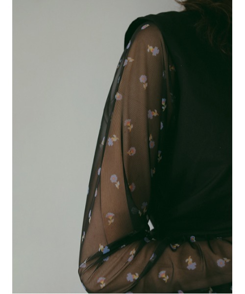 AMAIL（アマイル）の「FLOWER SHEER トップス（シャツ/ブラウス・レディース・アイボリー/ブラック・FREE）」の6枚目の写真