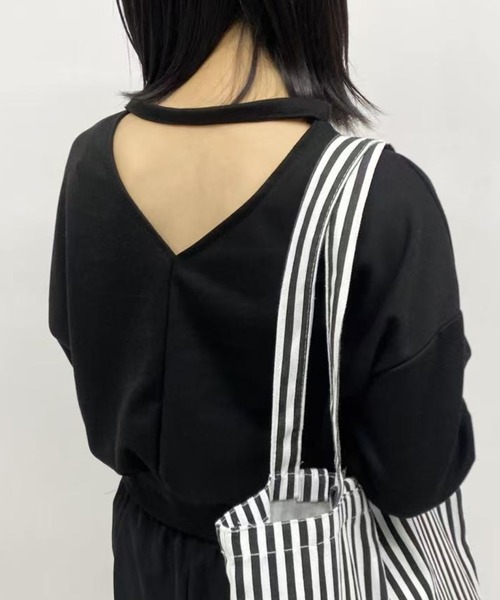 mebole(メボレ)の「2way choker Vネックトップス(Tシャツ/カットソー・レディース・ホワイト/ブラック・FREE)」の2枚目の写真