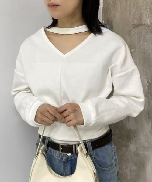 mebole(メボレ)の「2way choker Vネックトップス(Tシャツ/カットソー・レディース・ホワイト/ブラック・FREE)」の11枚目の写真