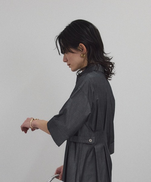 SALON adam et rope'（サロン アダム エ ロペ）の「【ZOZOTOWN限定】ハーフスリーブウエストタックシャツワンピース[ロングサイズ展開]（ワンピース・レディース・ネイビー/ブラック・ML/S/M/SL）」の5枚目の写真