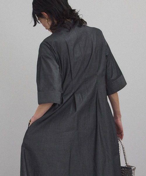 SALON adam et rope'（サロン アダム エ ロペ）の「【ZOZOTOWN限定】ハーフスリーブウエストタックシャツワンピース[ロングサイズ展開]（ワンピース・レディース・ネイビー/ブラック・ML/S/M/SL）」の6枚目の写真