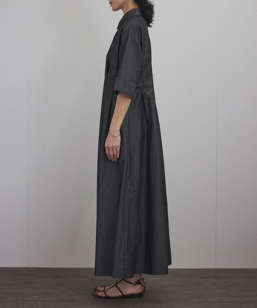 SALON adam et rope'（サロン アダム エ ロペ）の「【ZOZOTOWN限定】ハーフスリーブウエストタックシャツワンピース[ロングサイズ展開]（ワンピース・レディース・ネイビー/ブラック・ML/S/M/SL）」の10枚目の写真