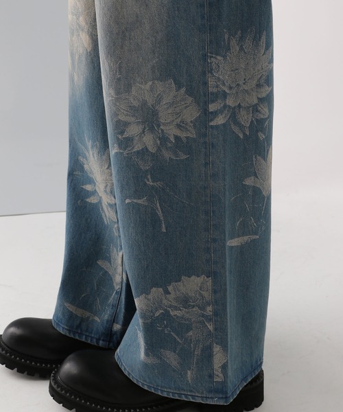 HARE（ハレ）の「【SET UP対応】フラワープリントデニムパンツ(HARE)（デニムパンツ・メンズ・ブラック/ブルー・FREE）」の3枚目の写真