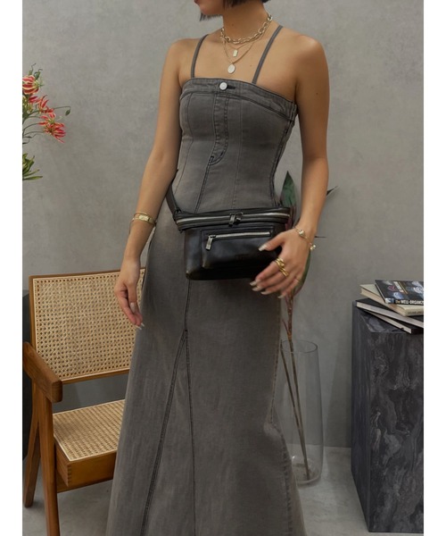 EVRIS(エヴリス)の「デニムベアロングワンピース(ワンピース・レディース・その他1/ブルー/ブラック・MEDIUM/SMALL)」の11枚目の写真