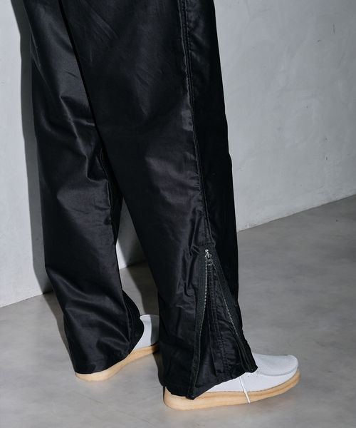 Ets.MATERIAUX(マテリオ)の「ETS.MATERIAUX(マテリオ) イタリアン アーミー パラシュート パンツ(カーゴパンツ・メンズ・ブラック/アイボリー/カーキ・2/3)」の5枚目の写真