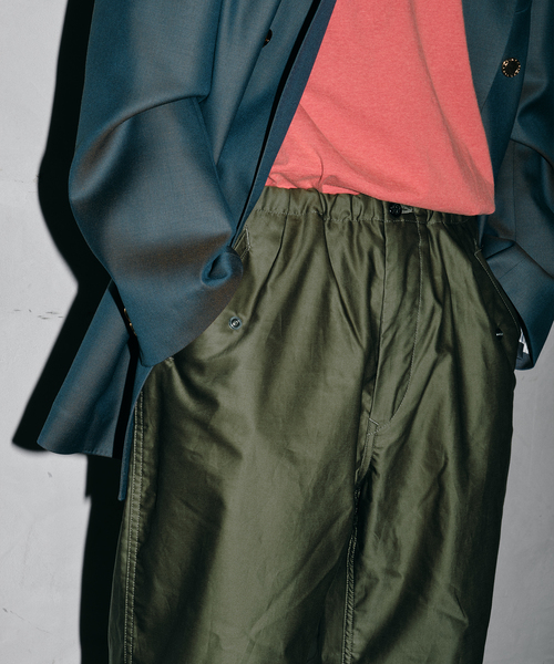 Ets.MATERIAUX(マテリオ)の「ETS.MATERIAUX(マテリオ) イタリアン アーミー パラシュート パンツ(カーゴパンツ・メンズ・ブラック/アイボリー/カーキ・2/3)」の10枚目の写真