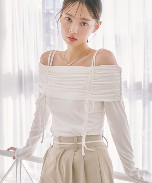 archives（アルシーヴ）の「ドロストオフショルカットＴＯＰＳ（Tシャツ/カットソー・レディース・オフホワイト/ピンクベージュ/ブラック/グレー・MEDIUM）」の2枚目の写真