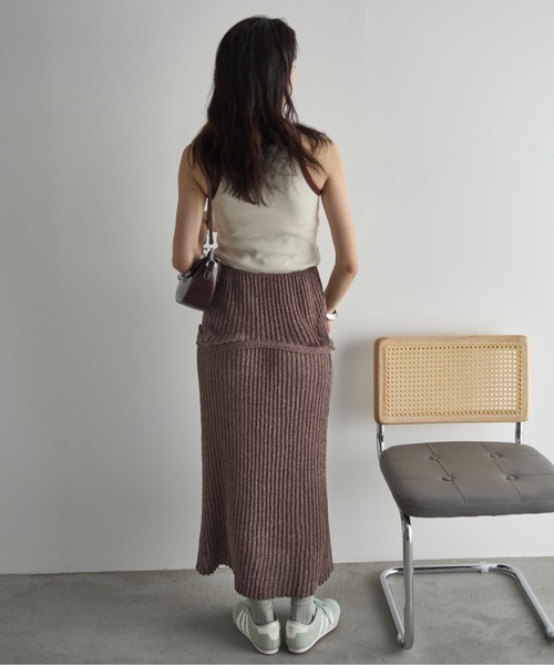 THE YOn（ザヨン）の「カップ付きバイカラーアメスリタンク（タンクトップ・レディース・アッシュブラウン/アイボリー/グレイッシュベージュ/サックスブルー・FREE）」の15枚目の写真