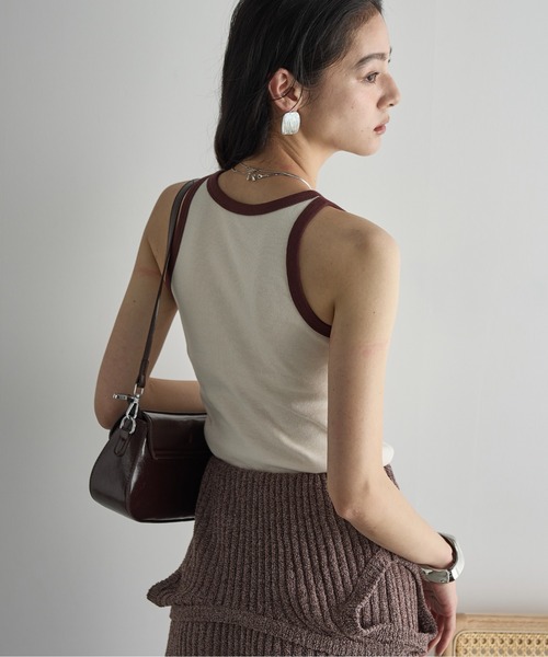 THE YOn（ザヨン）の「カップ付きバイカラーアメスリタンク（タンクトップ・レディース・アッシュブラウン/アイボリー/グレイッシュベージュ/サックスブルー・FREE）」の10枚目の写真