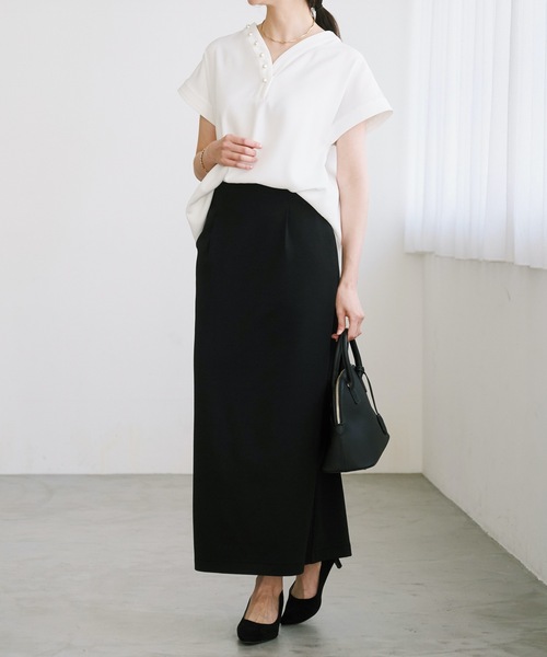 Emma Taylor(エマテイラー)の「パール釦Vネックステッチワークブラウス(シャツ/ブラウス・レディース・ブラック/ネイビー/ホワイト/ライトベージュ・FREE)」の6枚目の写真