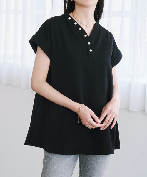 Emma Taylor(エマテイラー)の「パール釦Vネックステッチワークブラウス(シャツ/ブラウス・レディース・ブラック/ネイビー/ホワイト/ライトベージュ・FREE)」の8枚目の写真
