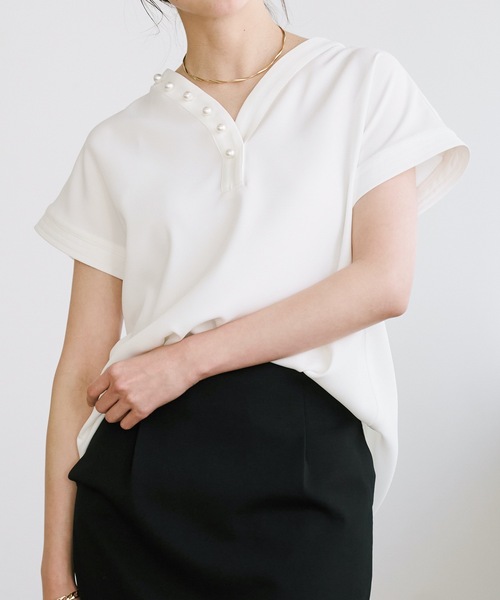 パール釦Vネックステッチワークブラウス Emma Taylor│STYLEDOOR