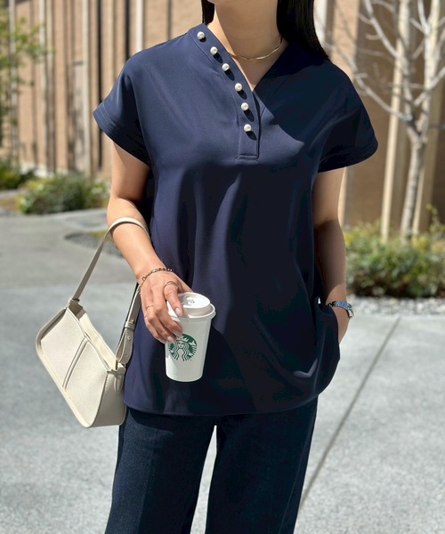 パール釦Vネックステッチワークブラウス Emma Taylor│STYLEDOOR