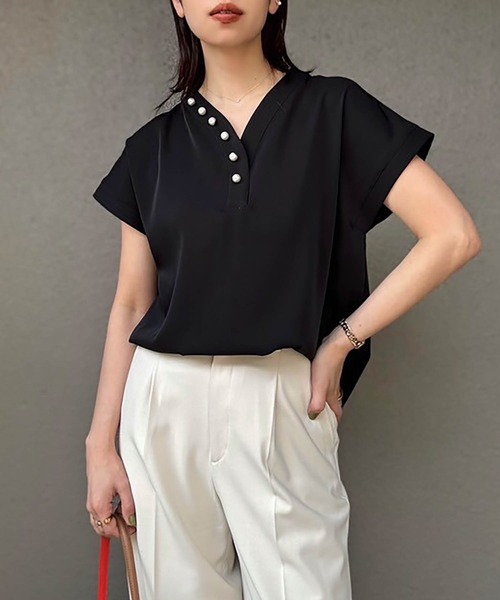 パール釦Vネックステッチワークブラウス Emma Taylor│STYLEDOOR