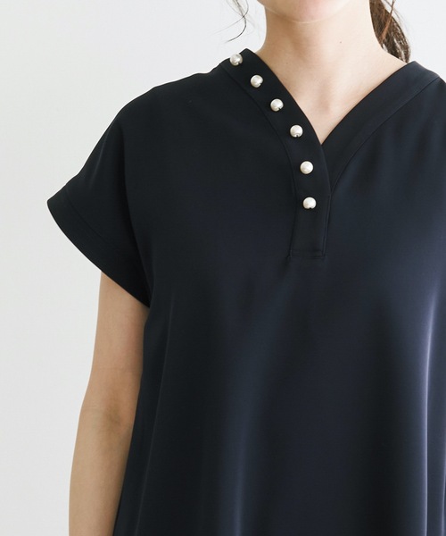 パール釦Vネックステッチワークブラウス Emma Taylor│STYLEDOOR