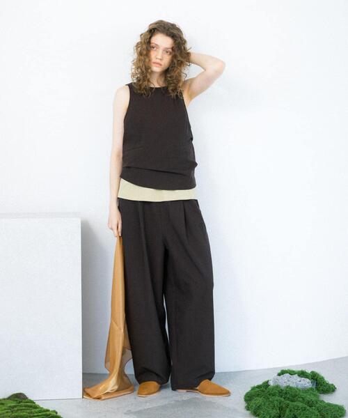 KBF（ケイビーエフ）の「バックオープンベストセットアップ（セットアップ・レディース・ブラウン/ベージュ/ブラック・ONE）」の3枚目の写真