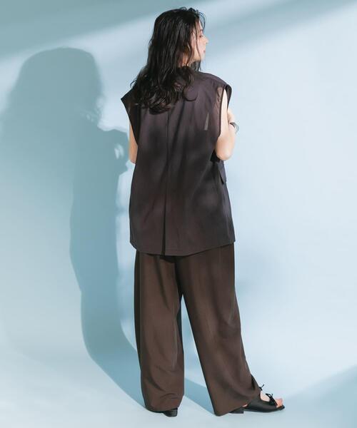 KBF（ケイビーエフ）の「バックオープンベストセットアップ（セットアップ・レディース・ブラウン/ベージュ/ブラック・ONE）」の22枚目の写真