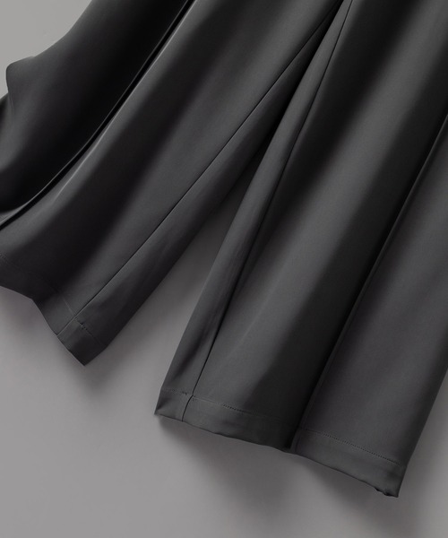 SAISON DE PAPILLON（セゾンドパピヨン）の「オーガンジートップスとオールインワンの2点セット（サロペット/オーバーオール・レディース・ブラック/チャコール・L/M/S）」の4枚目の写真